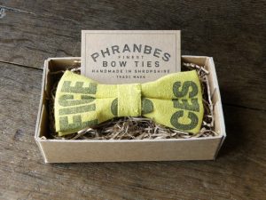 2018-christmas-gifts-for-modern-dads-gifts-for-him-Phranbes-bowtie-vintage-handmade