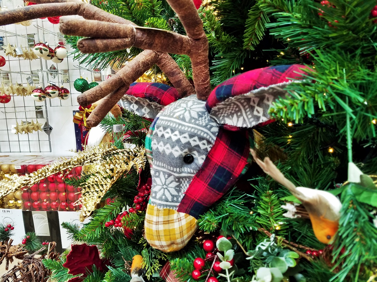 nativity-songs-for-ks2-school-children-reindeer-tree-decoration